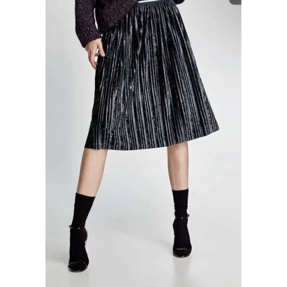 Zara pleated midi skirt navy blue sz S Holiday